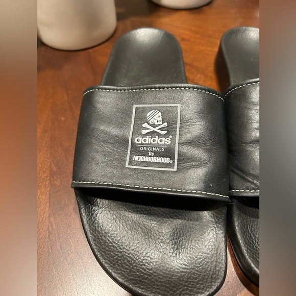 Excellent condition ADIDAS: NEIGHBORHOOD ADILETTE SLIDES (CORE BLACK) size 11 - Picture 2 of 7
